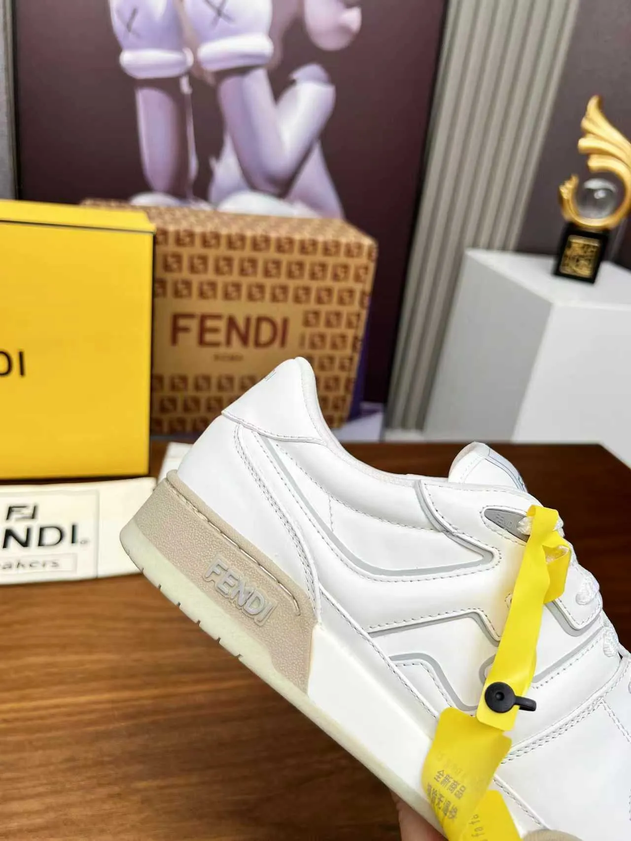 Factory price 660💰 Fendi·Fendi⛳️Hot-selling 35--45 couple model👫 FD match Original purchase for RMB14340 One-to-one reproduction Designer Kim Jones's first sneaker fendi match and Donkey brand Trainer basketball sneakers, fresh blood injected with FF retro design Super good-looking and versatile, the upper is made of cowhide and cowhide splicing combination, with concave and convex double F on the side The logo lining is made of terry velvet 🤗Super soft on the feet, lightweight and comfortable to match with a sweatshirt, original full package! ✦ Fabric: cowhide + cowhide color matching ✦ Lining: original terry velvet lining ✦ Sole: original molded multi-color color matching sole ✦ Sole: mesh injection molding pad ✦ Sole thickness: 3.5cm ✦ Female size: 35--40, female 40 customized ✦ Male size: 39--45, male 45 customized